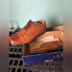 Men size 10.5 G.H. & CO tan Bass Lex cushion step shoe